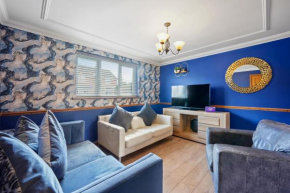 Detached Luxe House in Ashford with Hot tub